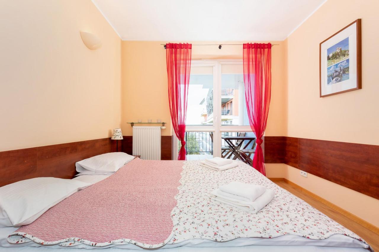 Spacerowa With Parking By Renters Apartment *