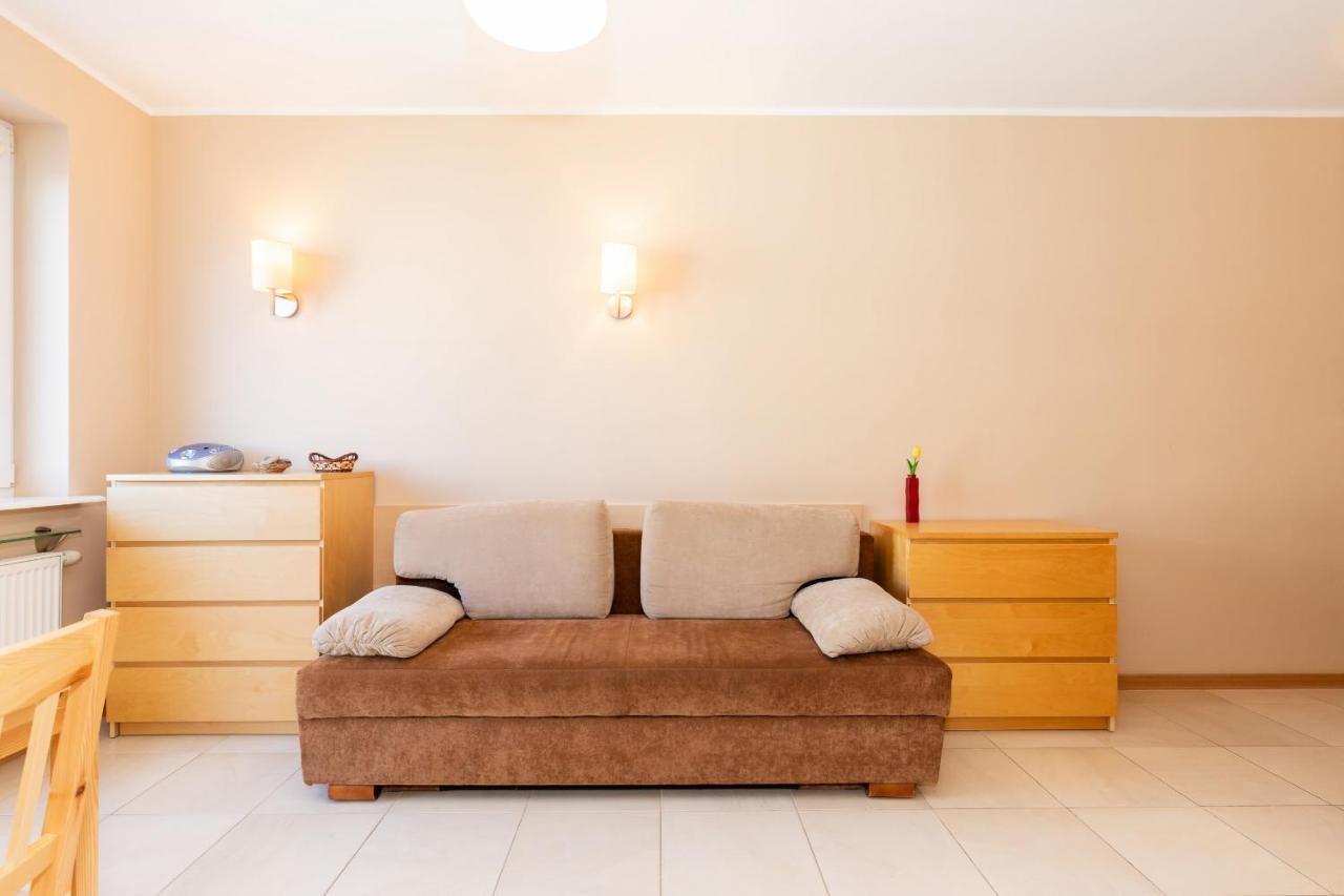 Spacerowa With Parking By Renters Apartment