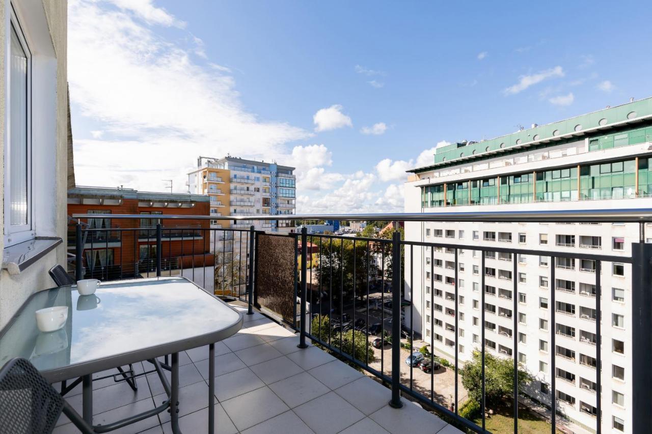 Spacerowa With Parking By Renters Apartment *