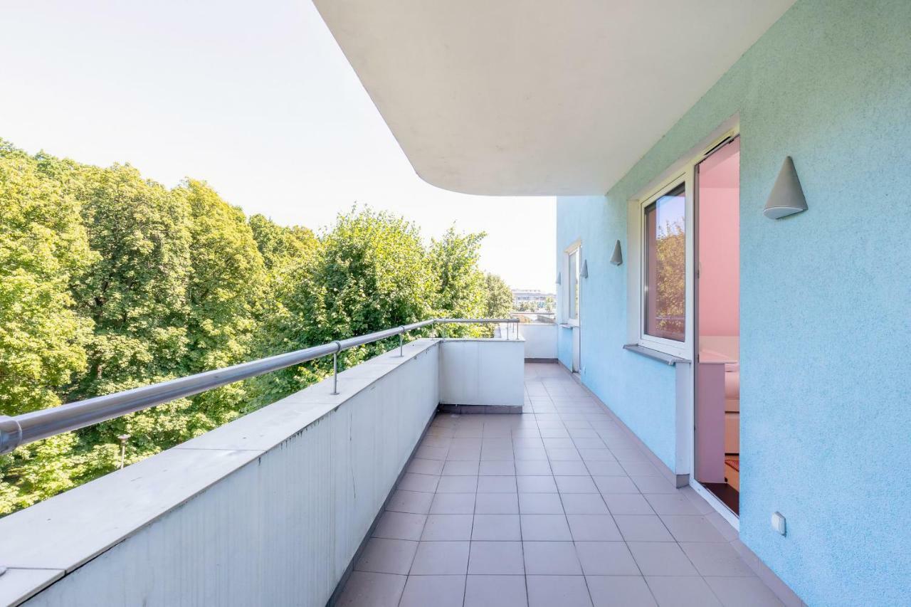 Spacerowa With Parking By Renters Apartment *