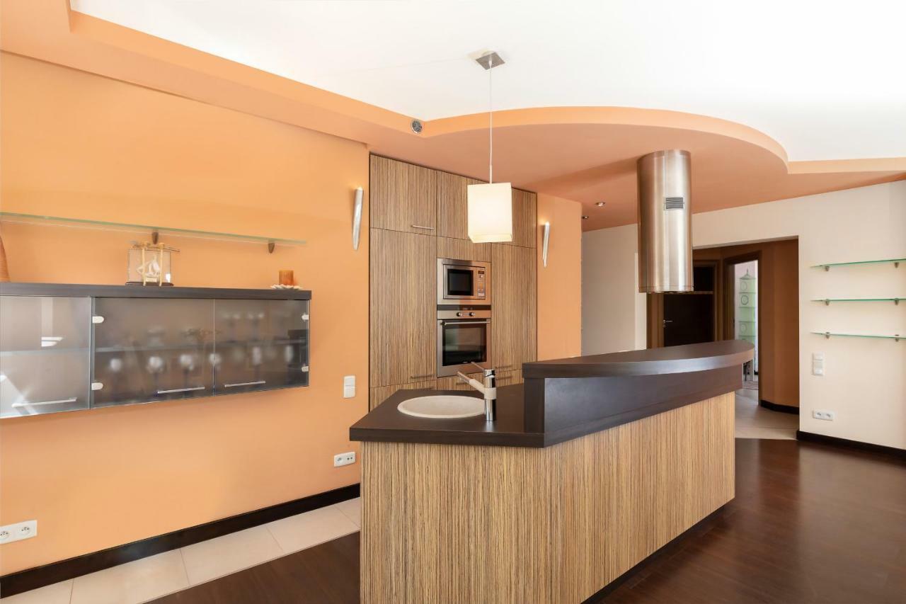 Apartment Spacerowa With Parking By Renters