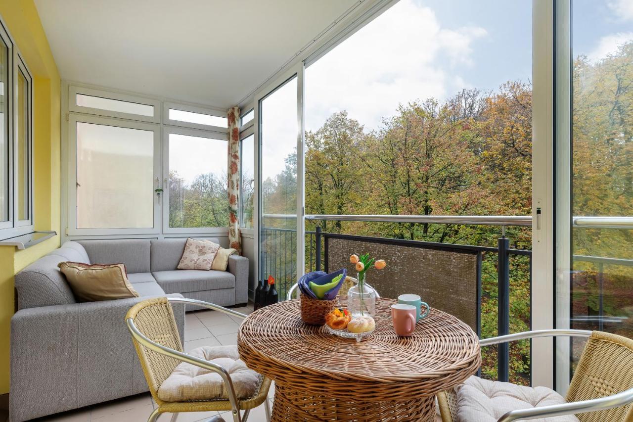 Spacerowa With Parking By Renters Apartment *
